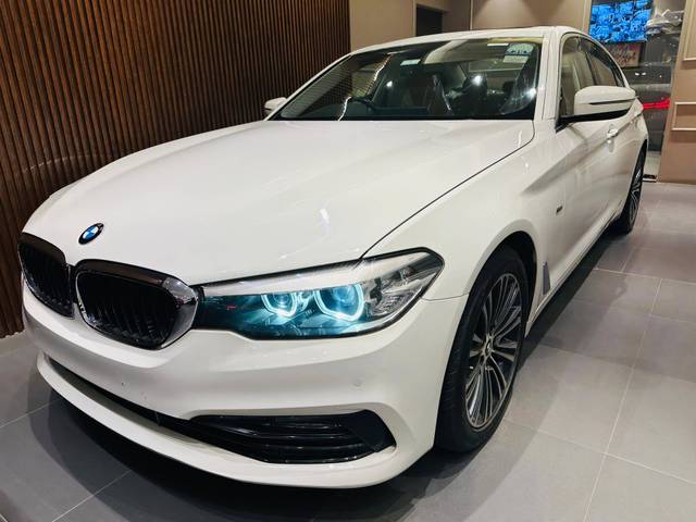https://images10.gaadi.com/usedcar_image/4540614/original/processed_a056f3a675ae43fc7ce2f556cf0c6fe2.jpg?imwidth=6402