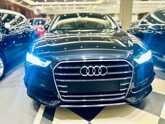 https://images10.gaadi.com/usedcar_image/4540663/original/3588d7c6dc8cab6eb4518d2ee526159a.jpg?imwidth=6402