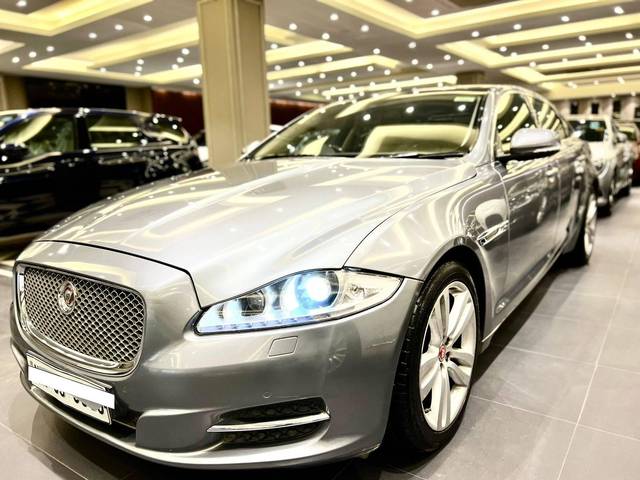https://images10.gaadi.com/usedcar_image/4540664/original/processed_651bf59c93a08927e721e9966dddf97b.jpg?imwidth=6401