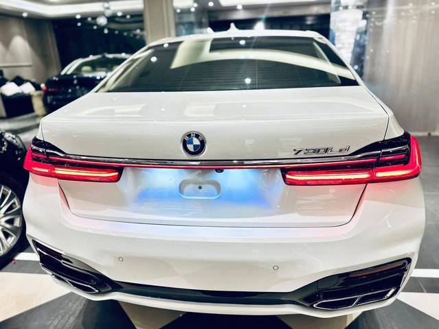 https://images10.gaadi.com/usedcar_image/4540669/original/processed_130417ff08cd7d3ebb517f2521551377.jpg?imwidth=6401