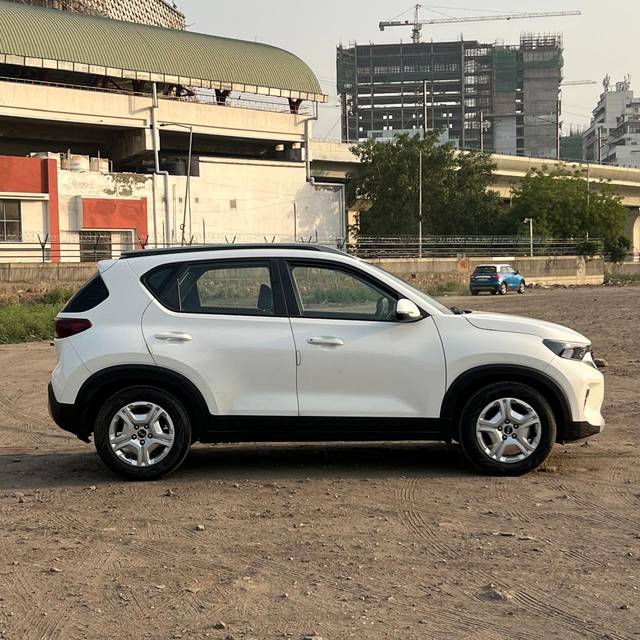 https://images10.gaadi.com/usedcar_image/4540674/original/b031c2443f9d30c364578ebb4f6b4d29.jpg?imwidth=6401