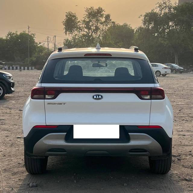 https://images10.gaadi.com/usedcar_image/4540674/original/processed_44abb66ee890198e7141e9569eff66f2.jpg?imwidth=6402