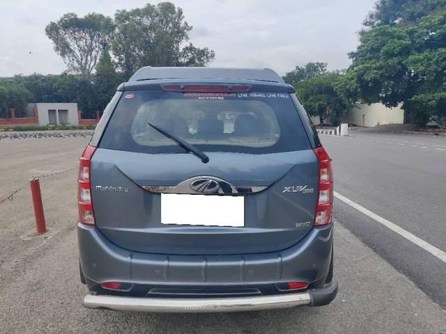 https://images10.gaadi.com/usedcar_image/4540680/original/processed_66bc7270-c411-46cc-a9bf-0e64d8e154ff.jpg?imwidth=6402