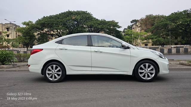 https://images10.gaadi.com/usedcar_image/4540683/original/processed_379ccb0a0ecfd393bda3401dd1a1c8af.jpg?imwidth=6401