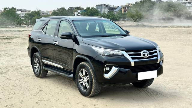 https://images10.gaadi.com/usedcar_image/4540685/original/processed_03ca65f23df7d15ebc2cbb70a281dd6f.jpg?imwidth=6400