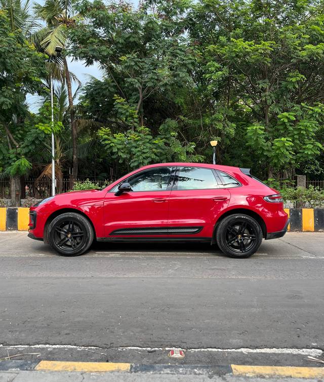 https://images10.gaadi.com/usedcar_image/4540690/original/4805a3e3b690ee9cc12c58e08b8ce713.jpeg?imwidth=6402