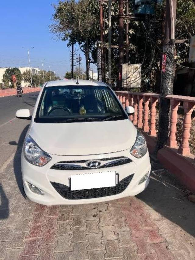 https://images10.gaadi.com/usedcar_image/4540692/original/processed_387b63d8-28cc-4cf5-bdc9-888df740116e.jpeg?imwidth=6402