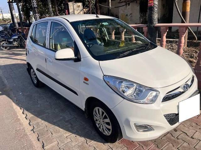 https://images10.gaadi.com/usedcar_image/4540692/original/processed_c6d1dce4-e262-479a-8810-6c24814c54ae.jpeg?imwidth=6400