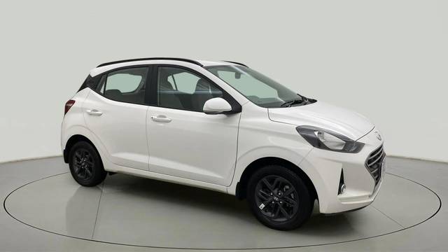 https://images10.gaadi.com/usedcar_image/4540699/original/1e6e16dd12e47fb6082672ba8d1a1752.jpg?imwidth=6400