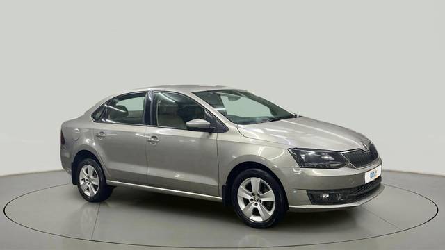 https://images10.gaadi.com/usedcar_image/4540705/original/6dec3de0dc5925bf13478edb290cd681.jpg?imwidth=6400