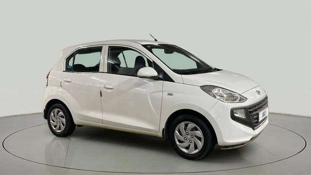 https://images10.gaadi.com/usedcar_image/4540706/original/cdacbec575d3aaea3c832c5e4df1651d.jpg?imwidth=6400