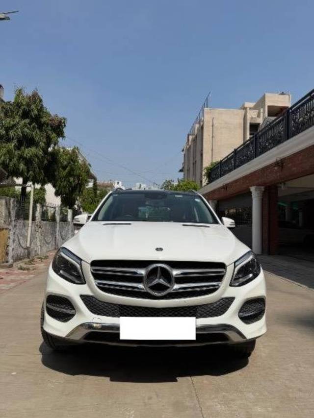 https://images10.gaadi.com/usedcar_image/4540707/original/processed_90f6e719-0027-4733-8c55-cc57b72ba331.jpeg?imwidth=6402
