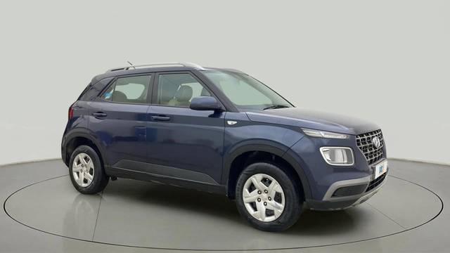 https://images10.gaadi.com/usedcar_image/4540715/original/e4df4ec5dfa287a3fa08753b39c60cb2.jpg?imwidth=6400