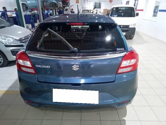 https://images10.gaadi.com/usedcar_image/4540717/original/processed_ae1945f8-b93b-46be-8668-a55557fb1d31.jpg?imwidth=6401