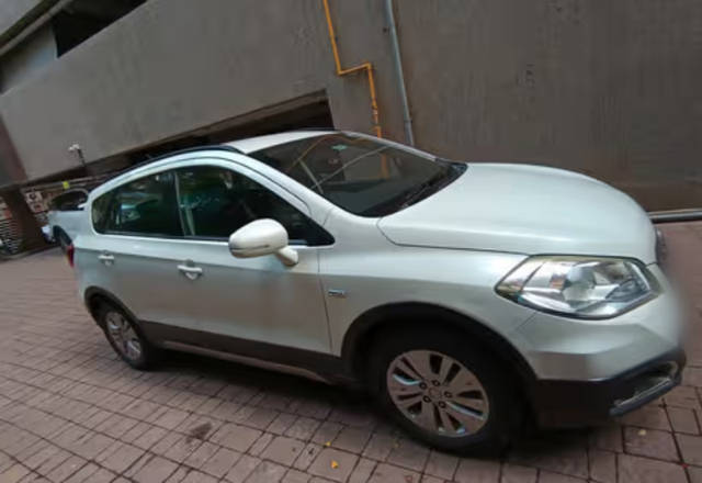 https://images10.gaadi.com/usedcar_image/4540741/original/b9d690a5-2ac8-4d44-82a6-11c925376e2c.?imwidth=6400