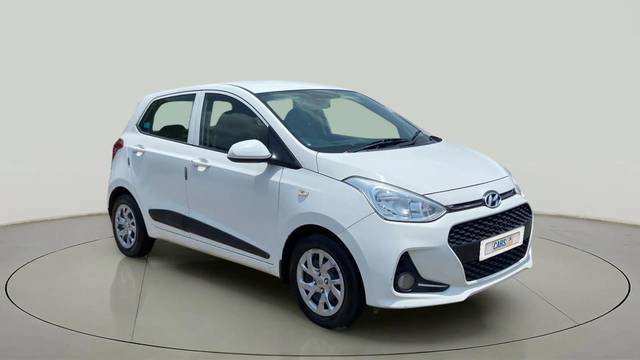 https://images10.gaadi.com/usedcar_image/4540768/original/3c1ae57b61176cb6d40ca6dc92220f83.jpg?imwidth=6400