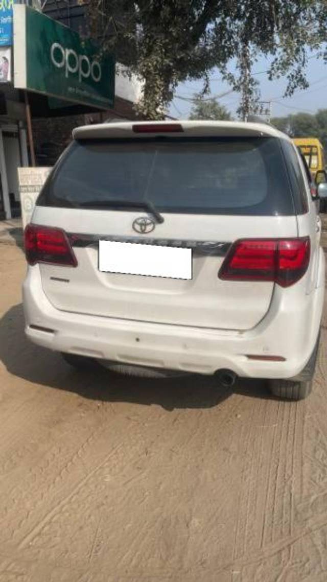 https://images10.gaadi.com/usedcar_image/4540771/original/processed_d4ff4f41-6189-45de-88f8-35b650300829.jpg?imwidth=6401