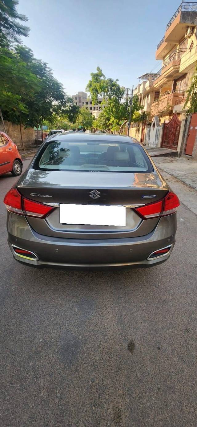 https://images10.gaadi.com/usedcar_image/4540777/original/processed_1bd2b0d71f445d83116df2055fb2faf8.jpg?imwidth=6402
