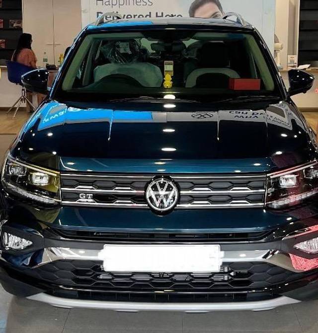 https://images10.gaadi.com/usedcar_image/4540779/original/processed_processed_1535b7e7-c167-4b0e-afb7-c29db16ece56.jpeg?imwidth=6401