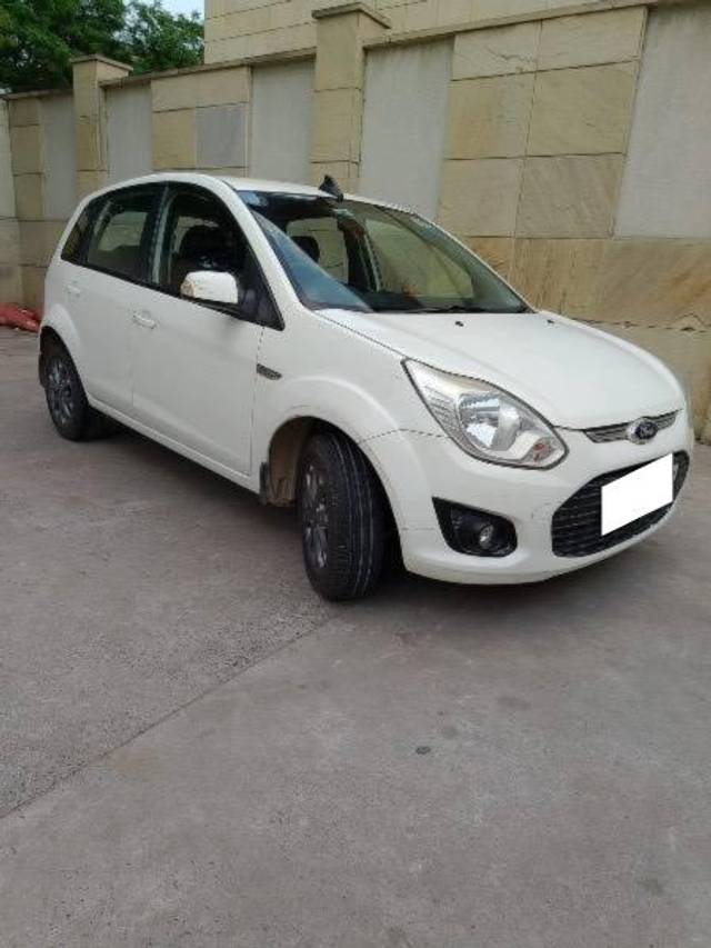 https://images10.gaadi.com/usedcar_image/4540781/original/processed_dbf44dac-f082-48c6-b2ae-9a72af2c2ae5.jpeg?imwidth=6400