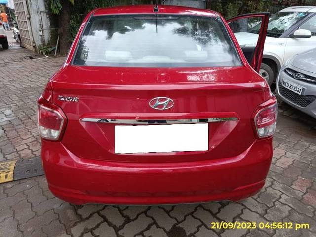 https://images10.gaadi.com/usedcar_image/4540805/original/processed_5bd9cb73-ded3-4b2a-a350-9be40412d89d.jpg?imwidth=6402