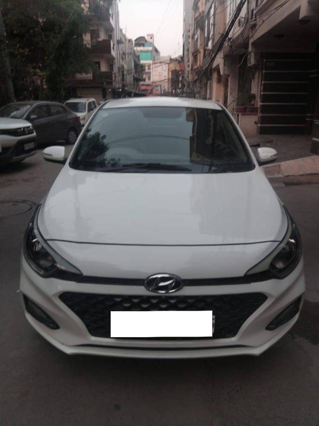 https://images10.gaadi.com/usedcar_image/4540873/original/processed_3df5b44f97dc28f21150f450473e78e3.jpg?imwidth=6400