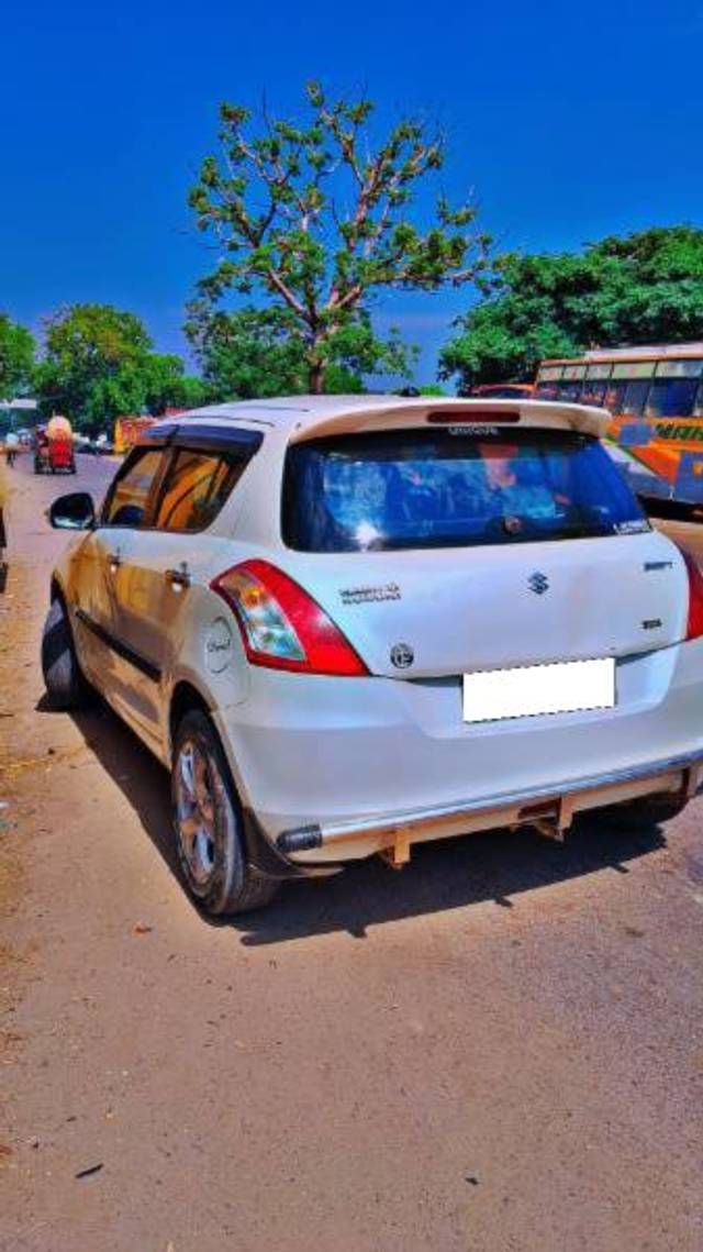 https://images10.gaadi.com/usedcar_image/4540876/original/processed_f1759ca1-b9a3-4966-9bb2-9b97e829b9bc.jpg?imwidth=6401