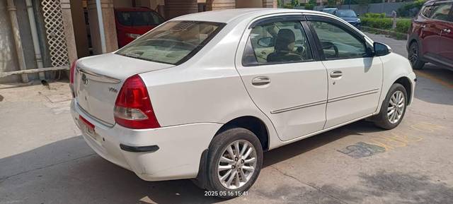 https://images10.gaadi.com/usedcar_image/4540887/original/processed_40820353-b984-400e-99e6-bfaf5628e287.jpg?imwidth=6401