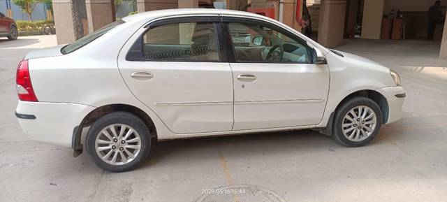 https://images10.gaadi.com/usedcar_image/4540887/original/processed_7cbb8c39-2e06-4024-8326-7d3a4f767de5.jpg?imwidth=6400