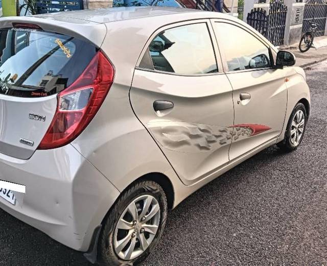 https://images10.gaadi.com/usedcar_image/4540956/original/processed_28885036-53aa-457e-a72d-f01f8d7b4081.jpg?imwidth=6401