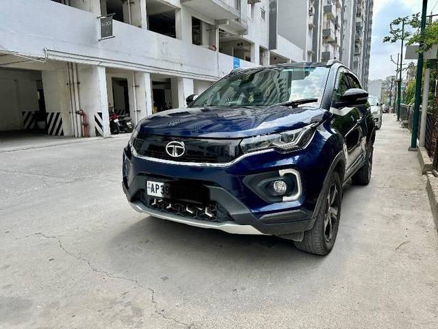 https://images10.gaadi.com/usedcar_image/4540962/original/processed_88613632-b2ad-4207-9ffd-7cba90294a4c.jpeg?imwidth=6400