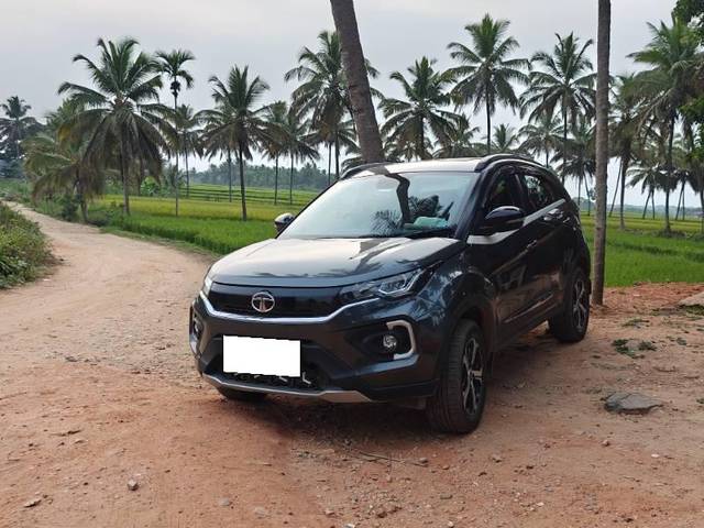 https://images10.gaadi.com/usedcar_image/4540964/original/processed_c460a7f9-55c4-464c-8ec2-99ed04be1733.jpg?imwidth=6402