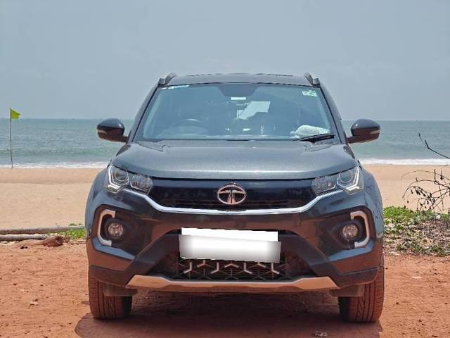 https://images10.gaadi.com/usedcar_image/4540964/original/processed_processed_45ecbb5f-c6c4-4374-b0e5-41dac22ba571.jpg?imwidth=6400