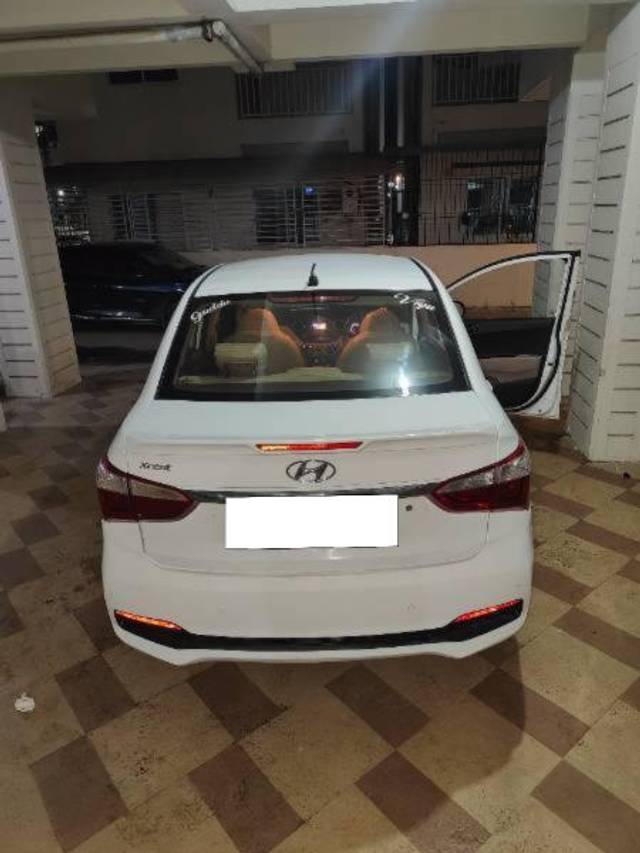 https://images10.gaadi.com/usedcar_image/4540992/original/processed_65e19f37-3387-4a27-aa08-40e151829e42.jpg?imwidth=6402
