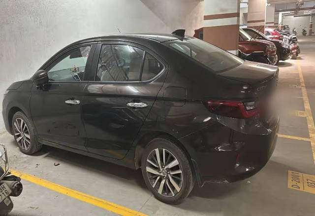 https://images10.gaadi.com/usedcar_image/4541049/original/33763f11-9106-43fe-bcc7-327c38a8eb59.?imwidth=6401