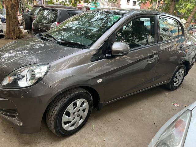 https://images10.gaadi.com/usedcar_image/4541053/original/ecd89d85fdf8b0762438cc27933b252b.jpg?imwidth=6400