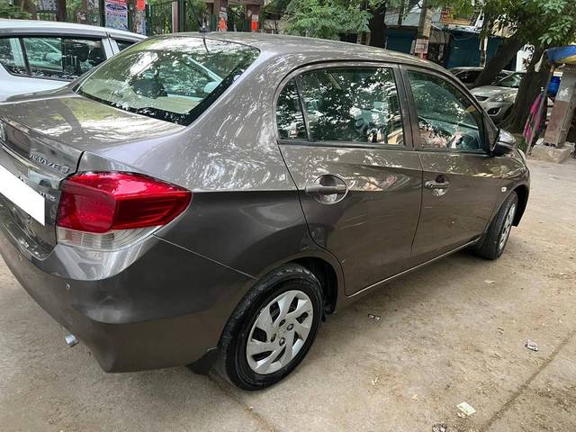 https://images10.gaadi.com/usedcar_image/4541053/original/processed_b7f2900ac19d3e34b7286ac65dc12baf.jpg?imwidth=6401