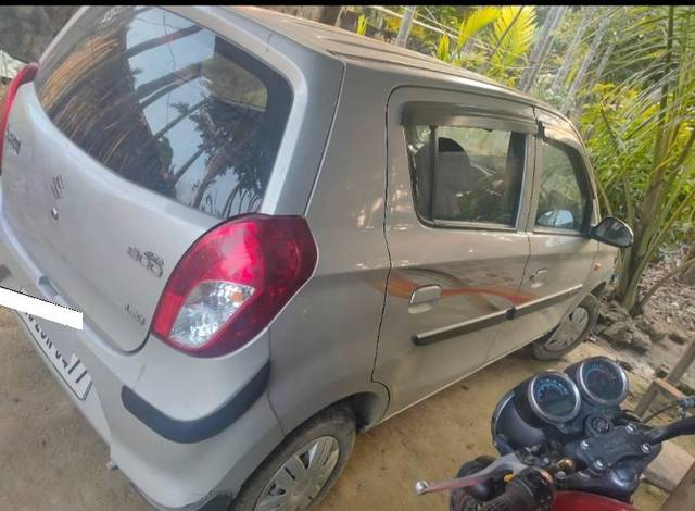 https://images10.gaadi.com/usedcar_image/4541054/original/processed_757bc5c1-fc76-4e8b-8c8c-2753c845fc18.jpg?imwidth=6402