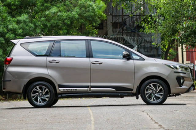 https://images10.gaadi.com/usedcar_image/4541064/original/e2eb960f98632bdf52f0d367600a1cfa.jpg?imwidth=6401