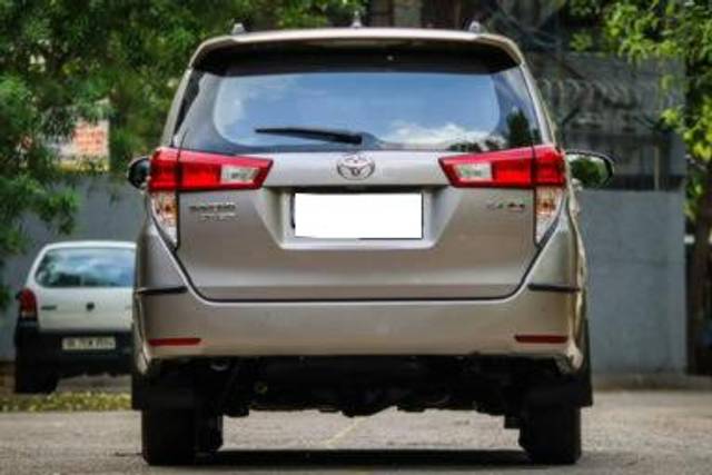 https://images10.gaadi.com/usedcar_image/4541064/original/processed_38b751fbef3a5dc28289a934ad6a1bd3.jpg?imwidth=6402