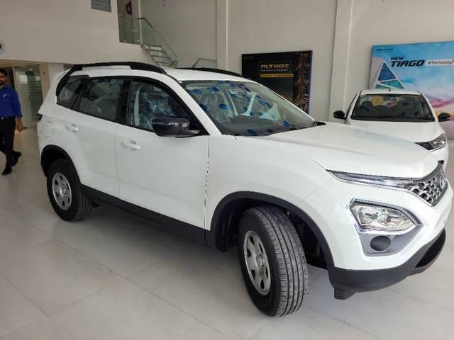 https://images10.gaadi.com/usedcar_image/4541066/original/processed_29ac38ad-c87c-4e0b-8cb1-e45be548dd11.jpg?imwidth=6400