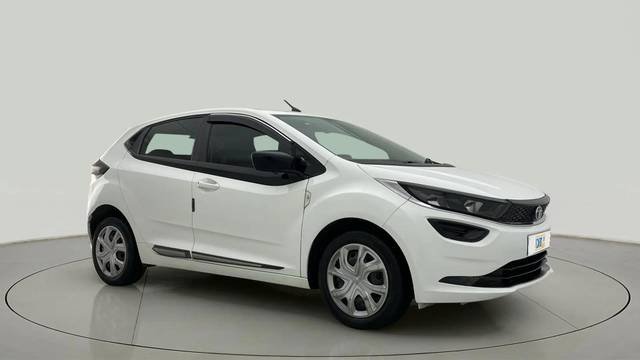 https://images10.gaadi.com/usedcar_image/4541073/original/27f215cd7ae5936685552ab2a026a8c8.jpg?imwidth=6400