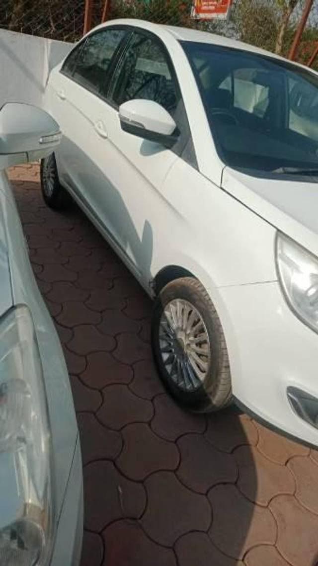 https://images10.gaadi.com/usedcar_image/4541074/original/processed_72df1594-3d03-4d12-8346-5a60f56024c7.jpg?imwidth=6401