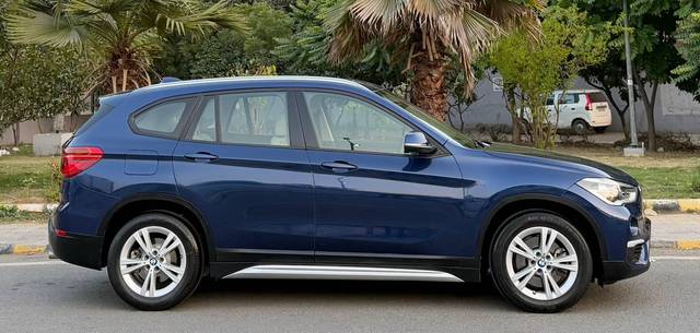 https://images10.gaadi.com/usedcar_image/4541134/original/processed_e3d558eae5a50ecb4345f7c1264a6b2b.jpeg?imwidth=6401