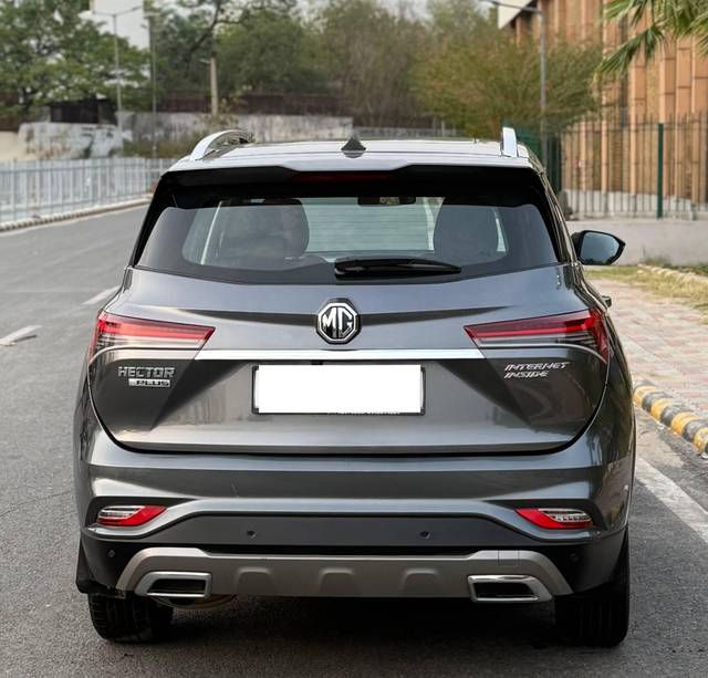 https://images10.gaadi.com/usedcar_image/4541136/original/processed_e099b8f727a5fa5b1f001f8a7c30f399.jpeg?imwidth=6402
