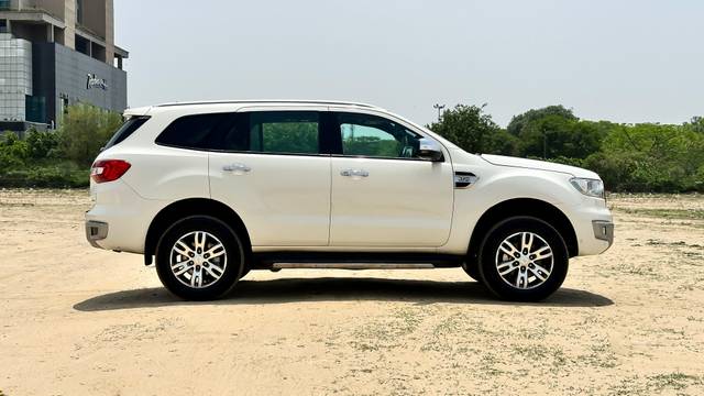 https://images10.gaadi.com/usedcar_image/4541139/original/processed_26d1f4cf333c9c9c6ef551ba99cc27d6.jpg?imwidth=6401