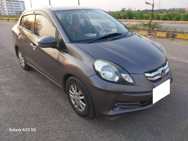 https://images10.gaadi.com/usedcar_image/4541189/original/processed_d7e2753c9a5169204a9cefc3926d7ad8.jpg?imwidth=6400