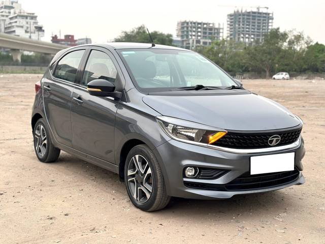 https://images10.gaadi.com/usedcar_image/4541198/original/processed_6fa1db1e-3dc7-40c8-8661-1472eb85840b.jpg?imwidth=6400