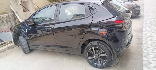 https://images10.gaadi.com/usedcar_image/4541236/original/processed_d872d28d-85f5-488b-ad11-e15df8ff1b2a.jpeg?imwidth=6402