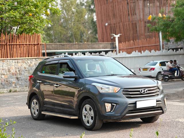 https://images10.gaadi.com/usedcar_image/4541256/original/processed_7a6e8879e0c0bea7f6debdae4e94aac5.jpg?imwidth=6400